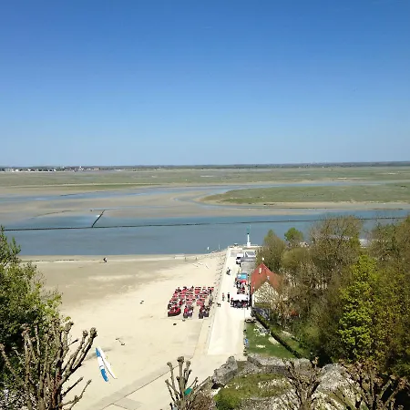 Hotelf1 Dunkerque Synthe מלון